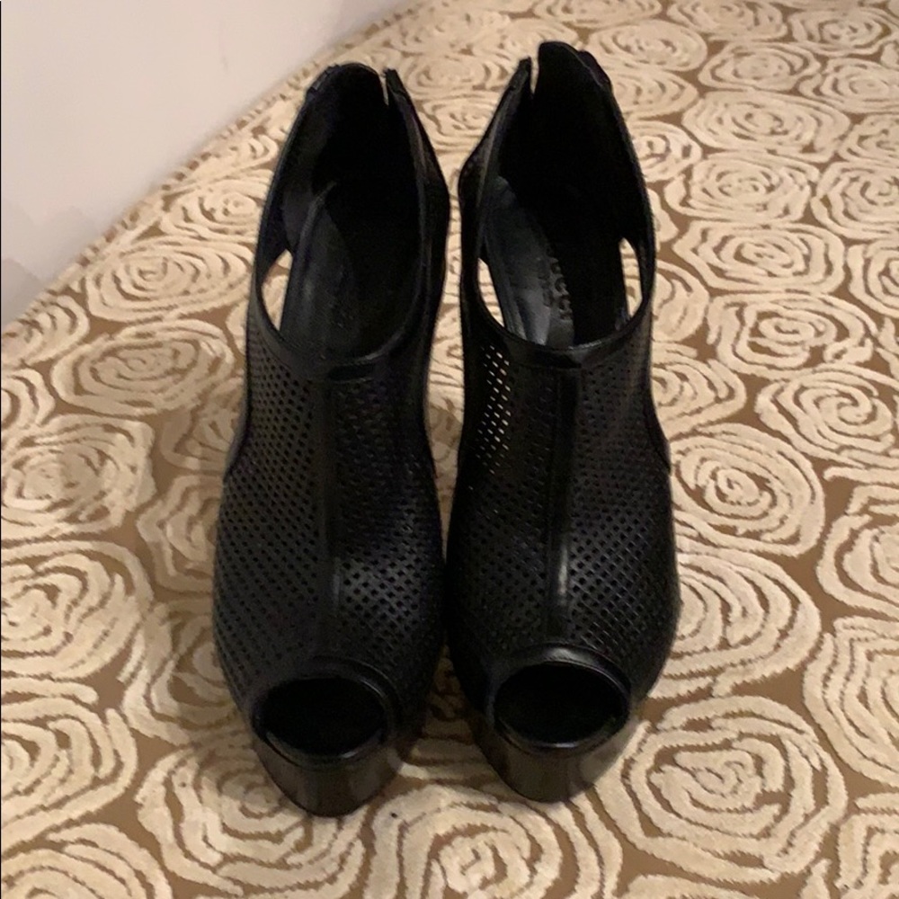Gucci Platform Booties 36.5 - Picture 2 of 6